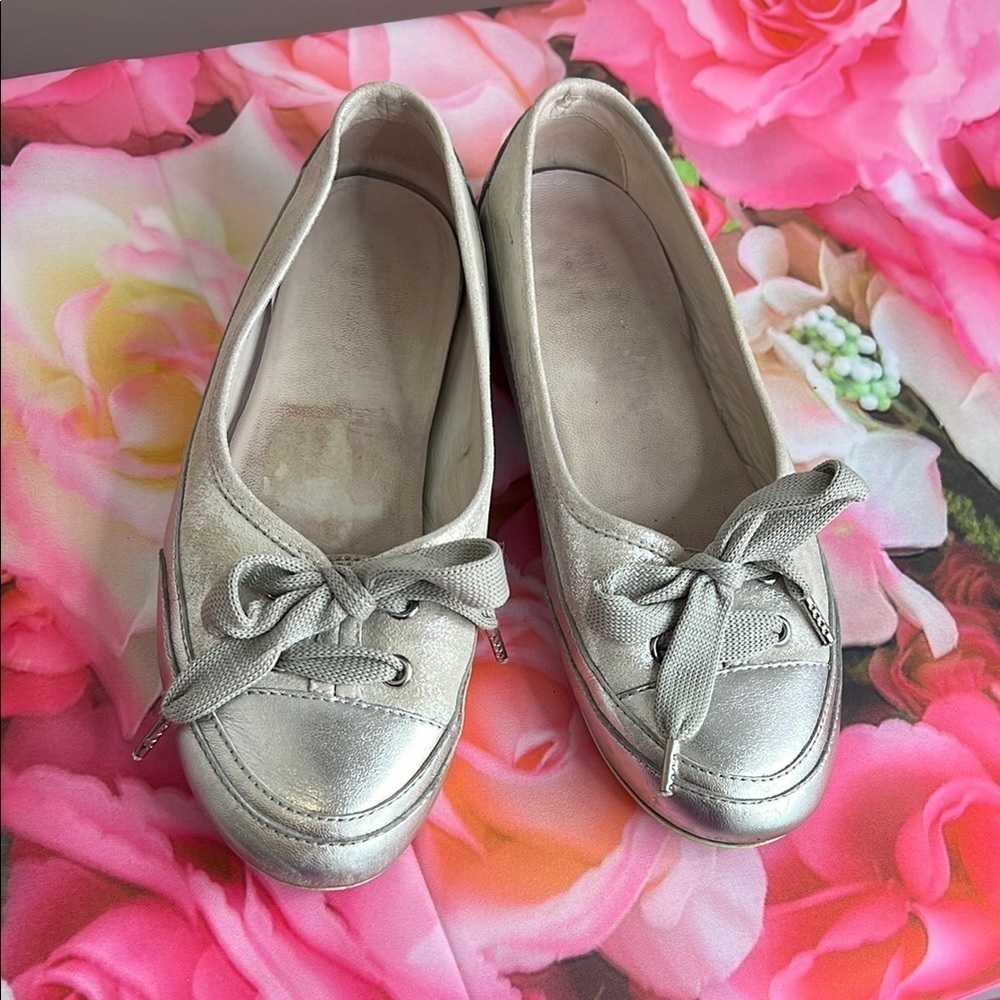 Silver Loafers with Rounded Toe and Metallic Sheen